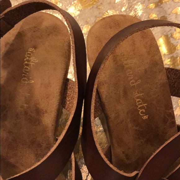 Altar’d State strappy wedges - Picture 5 of 6